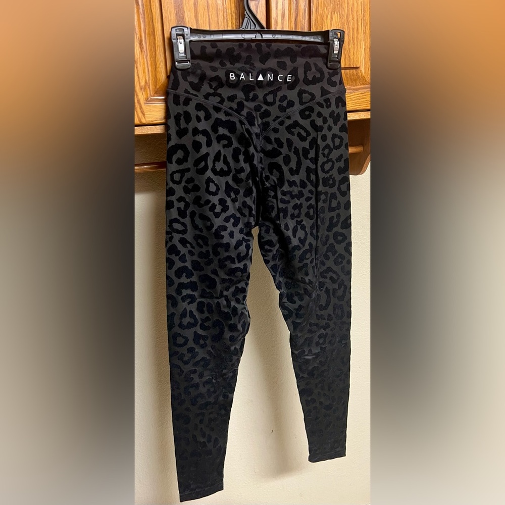 Balance Athletica Black Leopard Print Leggings EUC! - Picture 9 of 15